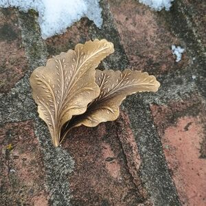 VTG bronze tone 3-D double leaf brooch, Fall/Winter style, Boho Chic, Whimsygoth